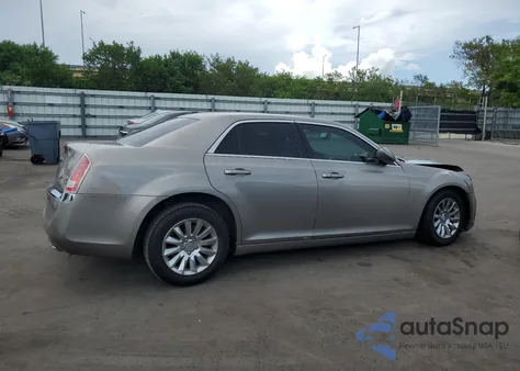 2014 Chrysler 300 z USA, uszkodzony, nr VIN 2C3CCAAG6EH142009